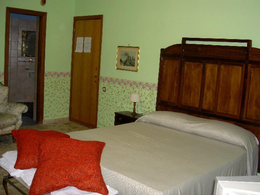 مبيت وإفطار كاتانيا Casa Tina Maugeri الغرفة الصورة